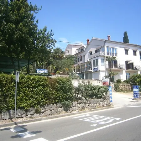 & Semic Πανσιόν Οπατία