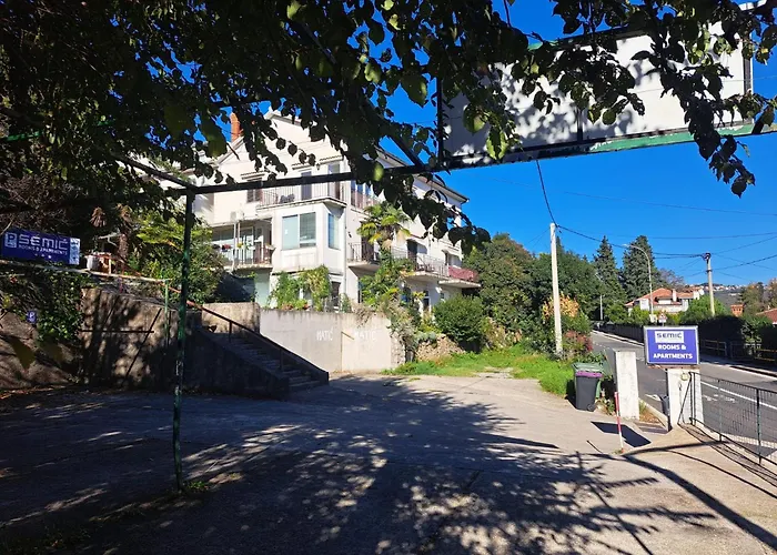 Gasthuis Rooms&apartments Semić 3*