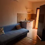 Guest house & Semic - Free Parking And Sea View 3*
